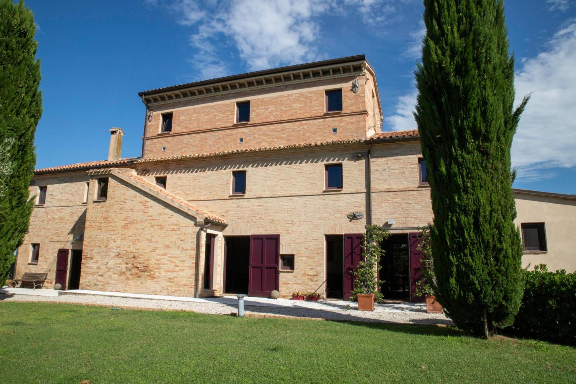 Casali Marchigiani - Ville Vacanza Private Con Piscina Ostra エクステリア 写真